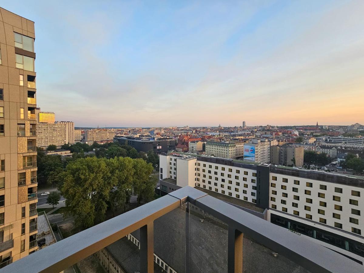 Urban Apartments Luxury Skyline Sokolska Towers 30A, 2 Free Garages, Gym & Sauna, Self Check-In Катовіце Екстер'єр фото