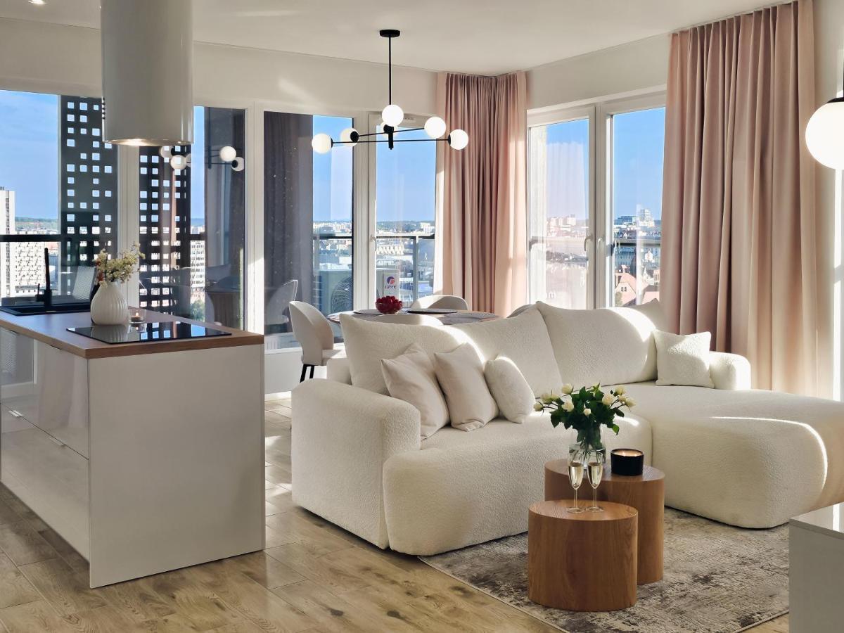 Urban Apartments Luxury Skyline Sokolska Towers 30A, 2 Free Garages, Gym & Sauna, Self Check-In Катовіце Екстер'єр фото