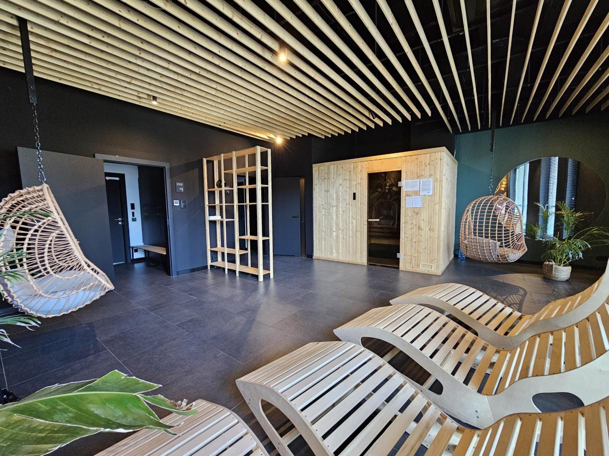 Urban Apartments Luxury Skyline Sokolska Towers 30A, 2 Free Garages, Gym & Sauna, Self Check-In Катовіце Екстер'єр фото